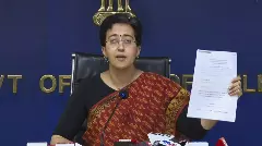 ఢిల్లీ: అతీషి ఇంటి ముందు మహిళల నిరసనలు.. ఎందుకంటే..