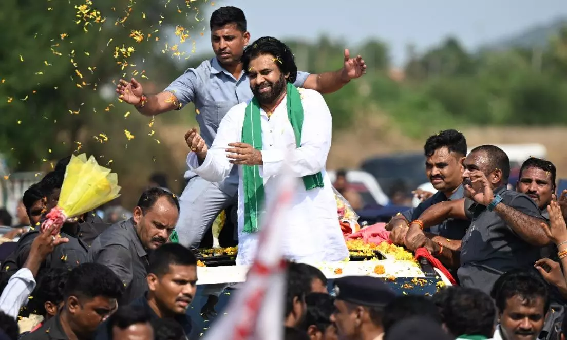 డిప్యూటీ సీఎం పదవి అలంకారం మాత్రమేనా, అధికారాల్లేవా?