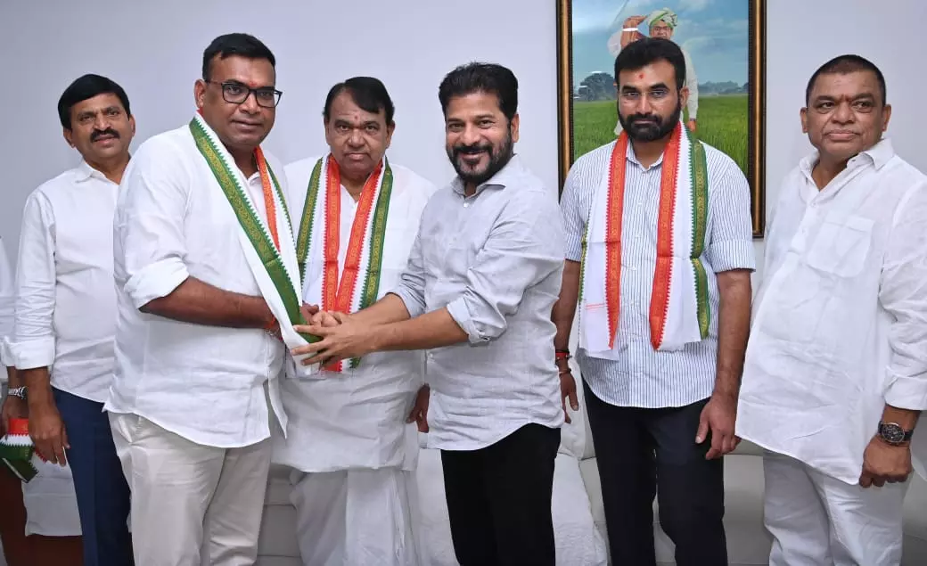 కాంగ్రెస్ లో చేరికని అడ్డుకున్న బీఆర్ఎస్ కి పోచారం స్ట్రాంగ్ కౌంటర్