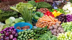 పెరిగిన నిత్యావసర వస్తువుల ధరలు..అవస్థలు పడుతున్న ప్రజలు