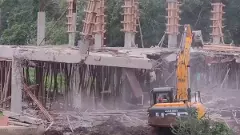 తాడేపల్లిలో వైసీపీ కార్యాలయం కూల్చివేత..  ఎందుకో చెప్పిన అధికారులు..!