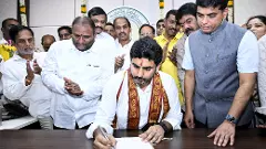 మంత్రిగా ఛార్జ్ తీసుకున్న లోకేష్.. నిర్ణయాలు నెరవేరుతాయా..!