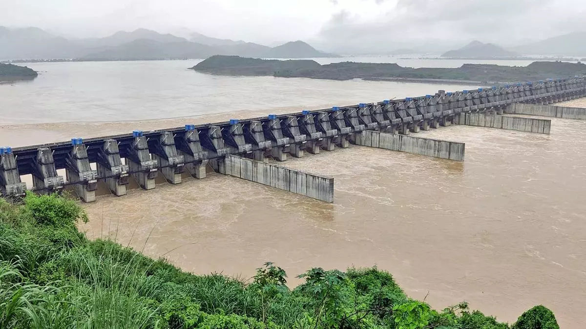 పోలవరం కోసం రంగంలోకి అంతర్జాతీయ నిపుణులు