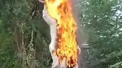 వైఎస్ఆర్ విగ్రహానికి నిప్పు.. పెట్టిందెవరో..!