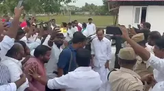 కేసీఆర్ రహస్యకోట గేట్లు తెరుచుకున్నాయి..!