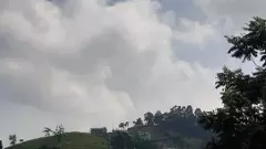 మేఘాలయ... మేఘాలలో తేలిపొమ్మన్నది