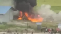 టేకాఫ్ సమయంలో కూలిన విమానం..