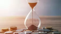 బ్యాంకుల్లో క్షీణిస్తున్న డిపాజిట్లు.. ఆర్బీఐ గవర్నర్ ఆందోళన.. కారణం ?