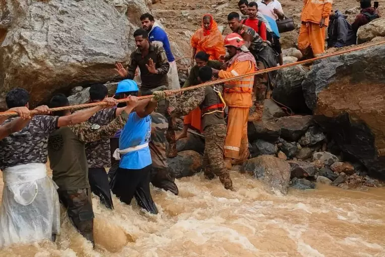 కేరళ మృతులు 166, పెరుగుతున్న సంఖ్య