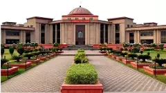 దండించడం అనేది విద్యలో భాగం కాదు: హైకోర్టు