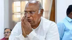 ప్రవేశికను పుస్తకాల్లో ఎందుకు ముద్రించట్లేదు: మల్లికార్జున్ ఖర్గే