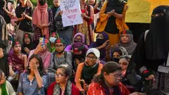 బురఖాలతో బుల్లెట్లని ఎదురొడ్డిన బంగ్లాదేశ్ శ్రామిక స్త్రీలు