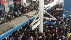 హైదరాబాద్ మెట్రో: కూర్చునేకి సీటుండదు, నిలబడేకి చోటుండదు