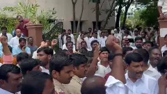 కాంగ్రెస్ ఎమ్మెల్యేకి ఝలకిచ్చిన పార్టీ కార్యకర్తలు