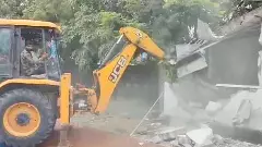 కొనసాగుతున్న హైడ్రా బుల్‌డోజింగ్: డైవర్షన్ పాలిటిక్స్ అంటున్న బీఆర్ఎస్