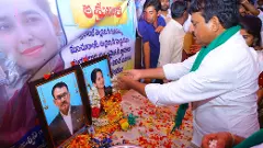 సైంటిస్ట్ కుటుంబానికి స్వయంగా వరదసాయం అందించిన మంత్రి