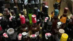 మత్తులో దొరికిపోయిన మందుబాబులు