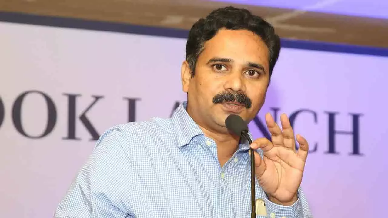 బీఆర్ఎస్ ఐటీ సెల్ హెడ్ కొణతం దిలీప్ అరెస్ట్