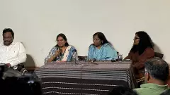 జైల్లో మసక బారిన అద్దం నుంచే ‘ములాఖత్’ ఉండేది...