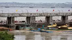 వైసీపీ నేతల మెడకు బ్యారేజీ బోట్లు కేసు