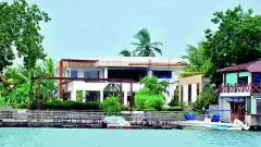 బుడమేరు సరే.. కరకట్ట అక్రమ కట్టడాలను కూలుస్తారా?