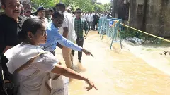 మమతకు మరో సమస్య..దక్షిణ బెంగాల్‌లోకి వరద నీరు