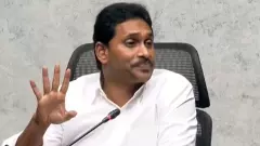 డోర్‌ డెలివరీ గాలికి ఎగిరి పోయింది : మాజీ సీఎం వైఎస్‌ జగన్‌