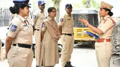 గణేష్ ఉత్సవాల్లో చెలరేగిపోయిన ఈవ్‌టీజర్లు, ఆట కట్టించిన షీ టీమ్స్