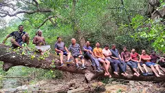 దారిపొడవునా పద్మవ్యూహాలు, దాటలేని వైతరిణిలు