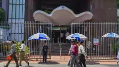 లక్షల కోట్లు ఆవిరైన ఇన్వెస్టర్ల సంపద..