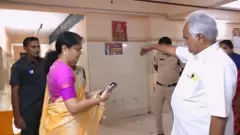 బాలికల హాస్టళ్లలో తనిఖీలతో హడలెత్తిస్తున్న మహిళా కమిషన్ ఛైర్మన్