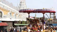 చిన్నశేష వాహనంపై ముర‌ళీ కృష్ణుడి అలంకారంలో శ్రీ‌ మలయప్ప