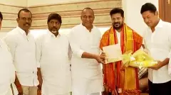 బద్ధశతృవులు రేవంత్-మల్లారెడ్డి భేటీ..సరెండర్ అయిపోయారా ?