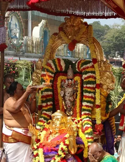 హ‌నుమంత వాహ‌నంపై కోదండ రామునిగా శ్రీ మ‌ల‌య‌ప్ప‌స్వామి