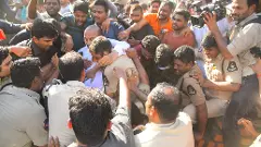 నిరుద్యోగుల ర్యాలీలో బిజెపి, బిఆర్ ఎస్ తన్నులాట