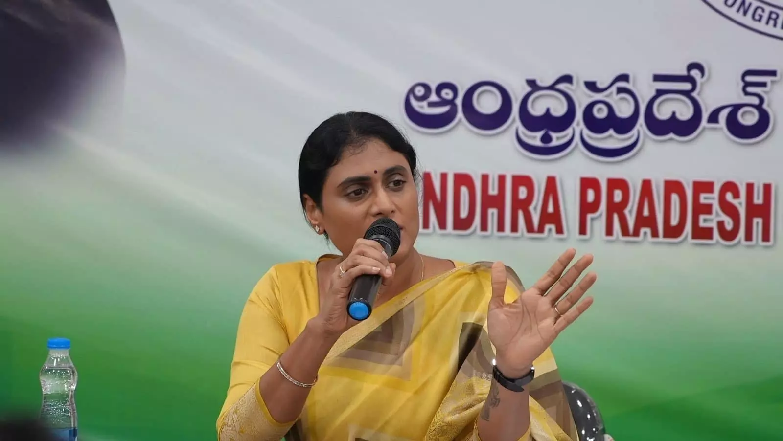 YS SHARMILA|అసెంబ్లీకి వెళ్లనపుడు నీకూ నాకూ తేడా ఏముంది జగనన్నా?