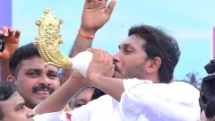 జమిలీ లక్ష్యమా.. పరామర్శ  కోసమా..  జగన్ మళ్లీ జనంలోకి వెళ్లనున్నారా..?