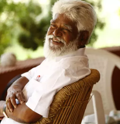 ఆయన అక్షరాలనే నమ్ముకున్నాడు, అక్షరాలనే శ్వాసించాడు