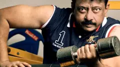 ఆర్జీవీపై ఏపీలో కేసు..నోటీసులు ఇచ్చేందుకు హైదరాబాద్‌ వెళ్లిన పోలీసులు