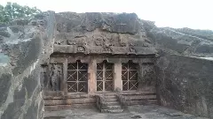 విజయవాడ మధ్యలో గుహలు ఎలా వచ్చాయి?