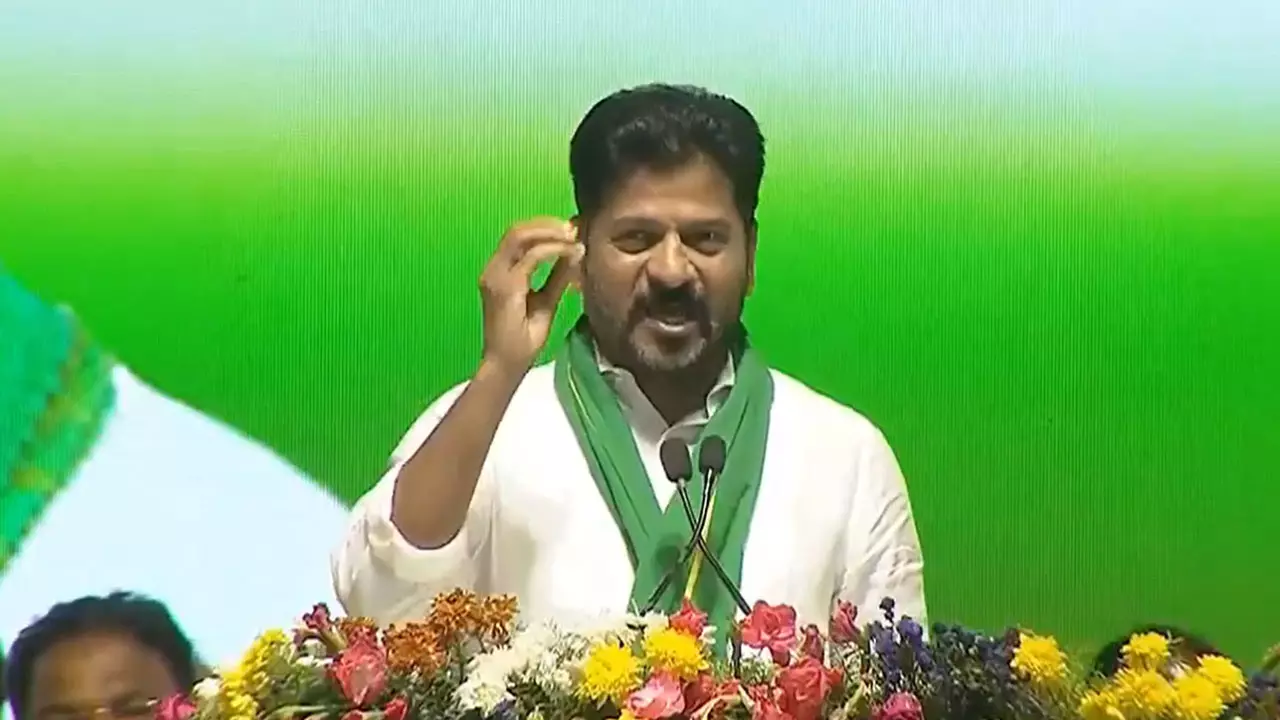 Revanth Reddy | బోనస్ పడుతుంటే బీఆర్ఎస్ నేతల గుండెలు అదురుతున్నాయా?