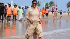 RK ROJA | చెప్పులు మోయించిన రోజాపై మాదిగల ఫిర్యాదు