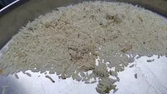 ముక్కి పోయిన బియ్యం ఇచ్చి తినమంటే ఎలా?