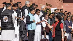 Agitation : | పార్లమెంట్ వెలుపల ప్రతిపక్ష ఎంపీల నిరసన