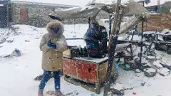 కాశ్మీర్ లో పడిపోయిన ఉష్ణోగ్రతలు..  ప్రారంభమైన మంచు వర్షం