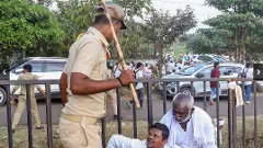 లింగాయత్ లపై పోలీసుల లాఠీచార్జ్, కర్ణాటక అసెంబ్లీలో దుమారం