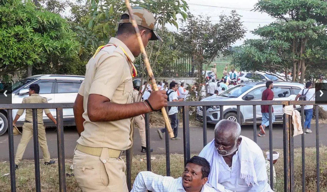 లింగాయత్ లపై పోలీసుల లాఠీచార్జ్, కర్ణాటక అసెంబ్లీలో దుమారం