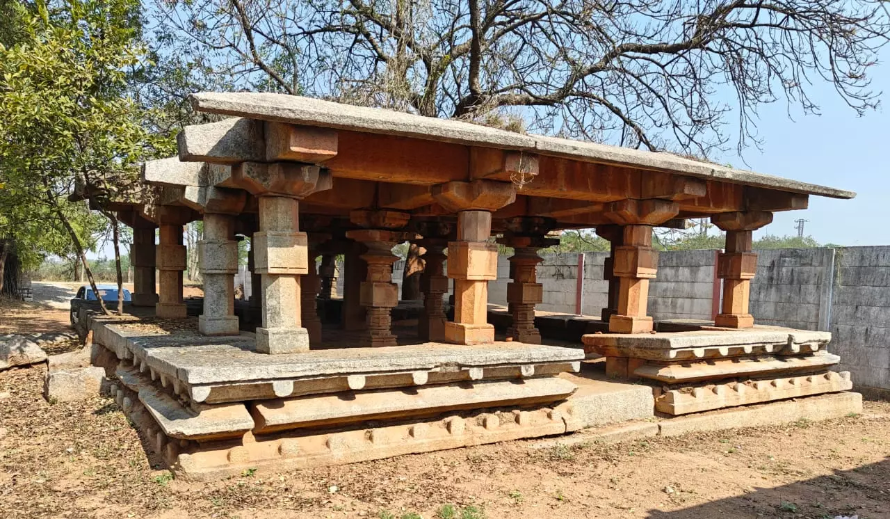 Kakatiya Monument:  కాపాడండి అని కేకేస్తున్నకాకతీయుల గుడి