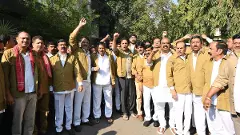 BRS | వేషాలు వేస్తున్న బీఆర్ఎస్ నేతలు..