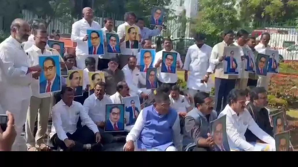 అమిత్షాపై చర్యలు తీసుకునే వరకూ పోరాటం :టీపీసీసీ అధినేత మహేష్ కుమార్ అమిత్షాపై చర్యలు తీసుకునే వరకూ పోరాటం :టీపీసీసీ అధినేత మహేష్ కుమార్